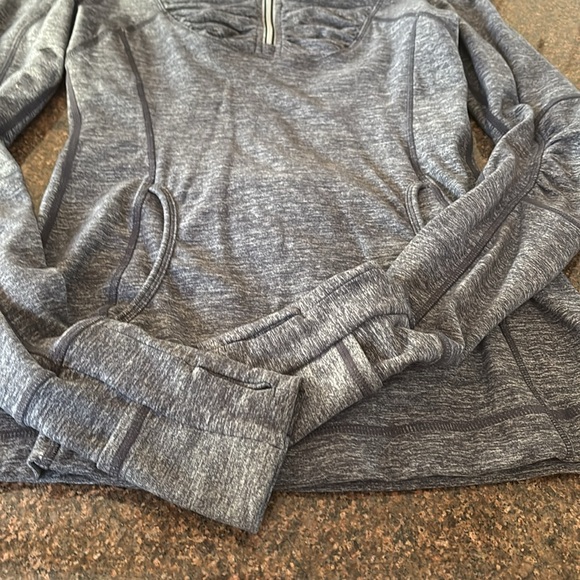 LULULEMON LADIESS GRAY HALF ZIP VENTED HOODIE THUMB HOLES SHIRT-4 - Picture 4 of 14